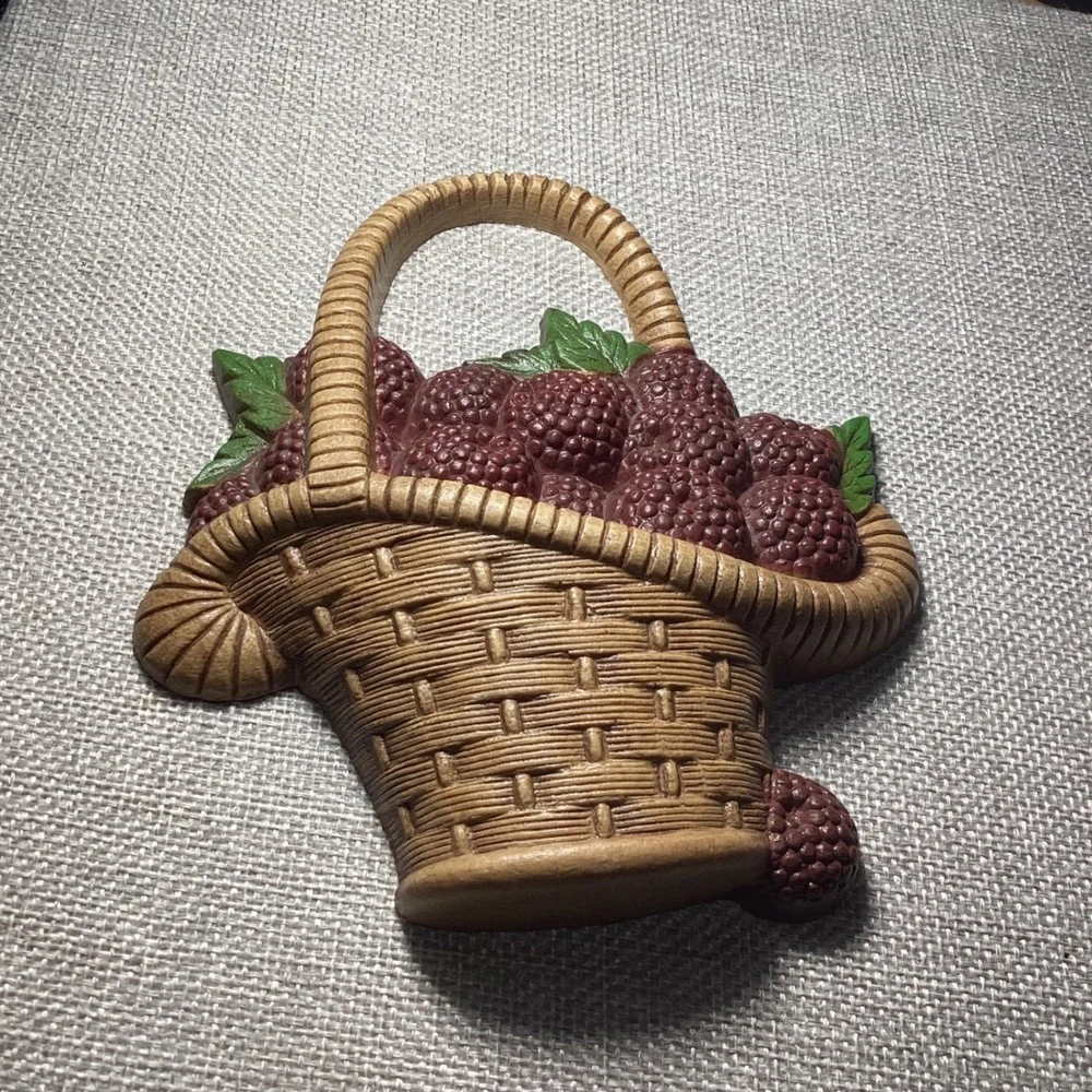 Vintage Burwood Products Berry Basket Wall Hanging 1985 Brown Red 2722-2 USA
